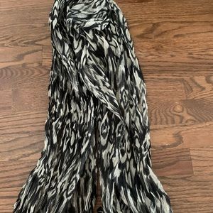 Green and black scarf